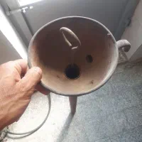 یک عدد تلمبه نفت قدیمی