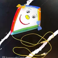 چراغ خواب دیواری کودک شیشه رنگی طرح بادبادک