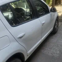 رنو ساندرو ۹۵ اتوماتیک