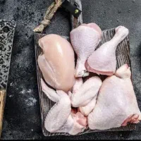 نیروی خدماتی بابت کار در سوپر گوشت