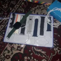 یک عدد گوشی جی ۷ یک عدد ساعت هوشمند