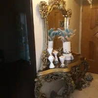 آینه کنسول  ورق طلا .  سالم و تمیز .