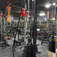 باشگاه بدنسازی بمب عضله