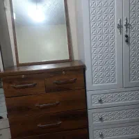 کمدودراور عرض ۸۵ ارتفاع ۹۸  آینه  ارتفاع ۸۸ عرض ۷۰