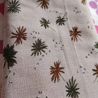 سه تا پارچه و دو تا چادر دوخته شده و چنتا روسری