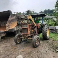 تراکتور رومانی بیل جلو چهار جک