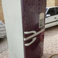 یخچال سفید وزرشکی  کاملا سالم  کم کارکرده