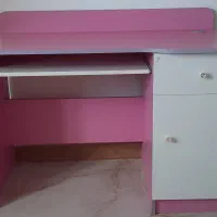 میز تحریر صورتی