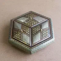 آجیل خوری