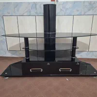 میز تلویزیون کاملا سالم .