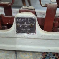 چراغ والور. وترازویی ۱کیلویی قدیمی