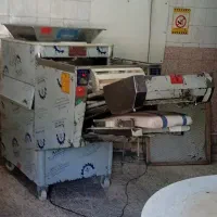 ب ی کارگر نانوایی ک خمیر زدن بلد باشه نیازمندیم