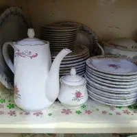 سرویس ۱۲نفره غذاخوری نو مناسب جهیزیه
