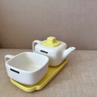 قوری و فنجان