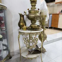 میز خاطره برنجی و سماور زغالی با لوازم