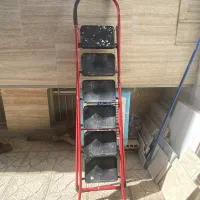 نردبان ۶ پله تاشو در‌ حد نو