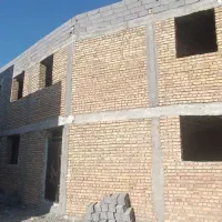 خانه نیمه کااره. قلعه
