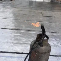 نصب ایزوگام قیر گونی حتی یک متر