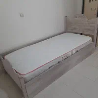 تخت یک نفره همرا با تشک