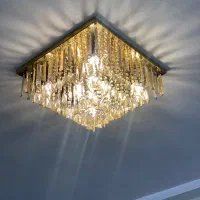 لوستر نو با لامپ کاملا سالم زیر قیمت