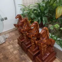 دکوری اسب چوب اصل با شیشه
