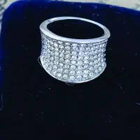 اصیل خاص تک زیبا پر نگین