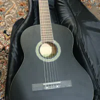 گیتار مشکی  ساخت انگلیس