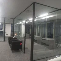 پارتیشن .میز .صندلی