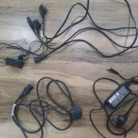 تعدادی کابل و آداپتور