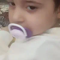مربی پرستار و مراقب کودک 2 ساله دختر