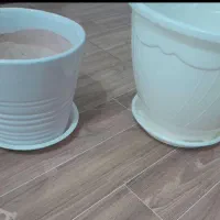 یک گلدان سفالی و۲تا لاکی