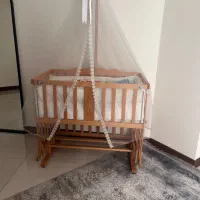 تخت کنارمادر