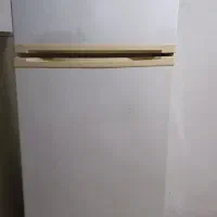 دو دستگاه یخچال معمولی دونار
