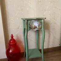 میزکنار سالنی آنتیک