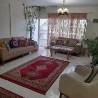 آپارتمان 100 متر واقع در روی همکف.