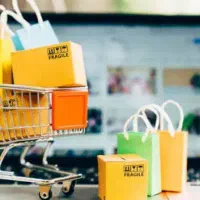 خانم جهت کار در فروشگاه نیازمندیم