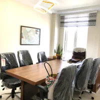 دفترکار-شیک-با-دو-پارکینگ-در-حال-تخلیه