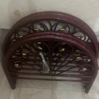 ۲ عدد تخت فلزی همراه با اینه قدی