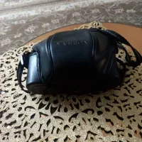 دوربین عکاسی در حد نو کم استفاده شده