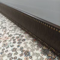 کتیبه و چوب پرده