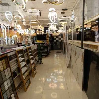 بازاریاب فروشنده خانم با روابط عمومی بالابازاریابی