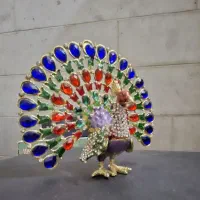 مجسمه طاووس نگینی