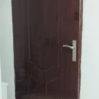 در چوبی سالم سالم همراه با چهار چوب