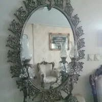 آیینه وشمعدان برنجی با میز بسیار زیبا