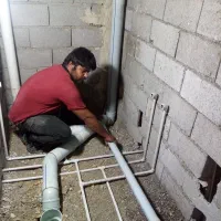 تاسیسات لوله کشی سردوگرم شوفاژ نصب شیرآلات پمپ آب