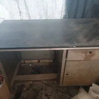 میز و صندوق فروشگاهی
