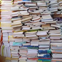 کتابهای درسی غیر درسی از همشهریان جمع آوری میکنم