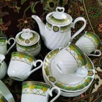 سرویس چای خوری قوری فنجان نعلبکی دیس چینی قدیمی