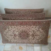 سه عدد پشتی فرشی و  یک کناره