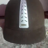 یک‌ عدد کلاه اسب سواری کاری مارک هالوایدر